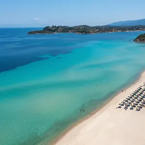 antigoni-beach-hotel-suites.hotelschalkidiki.net/