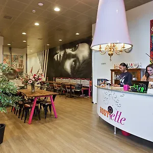 Hostelle - Female Only Hostel