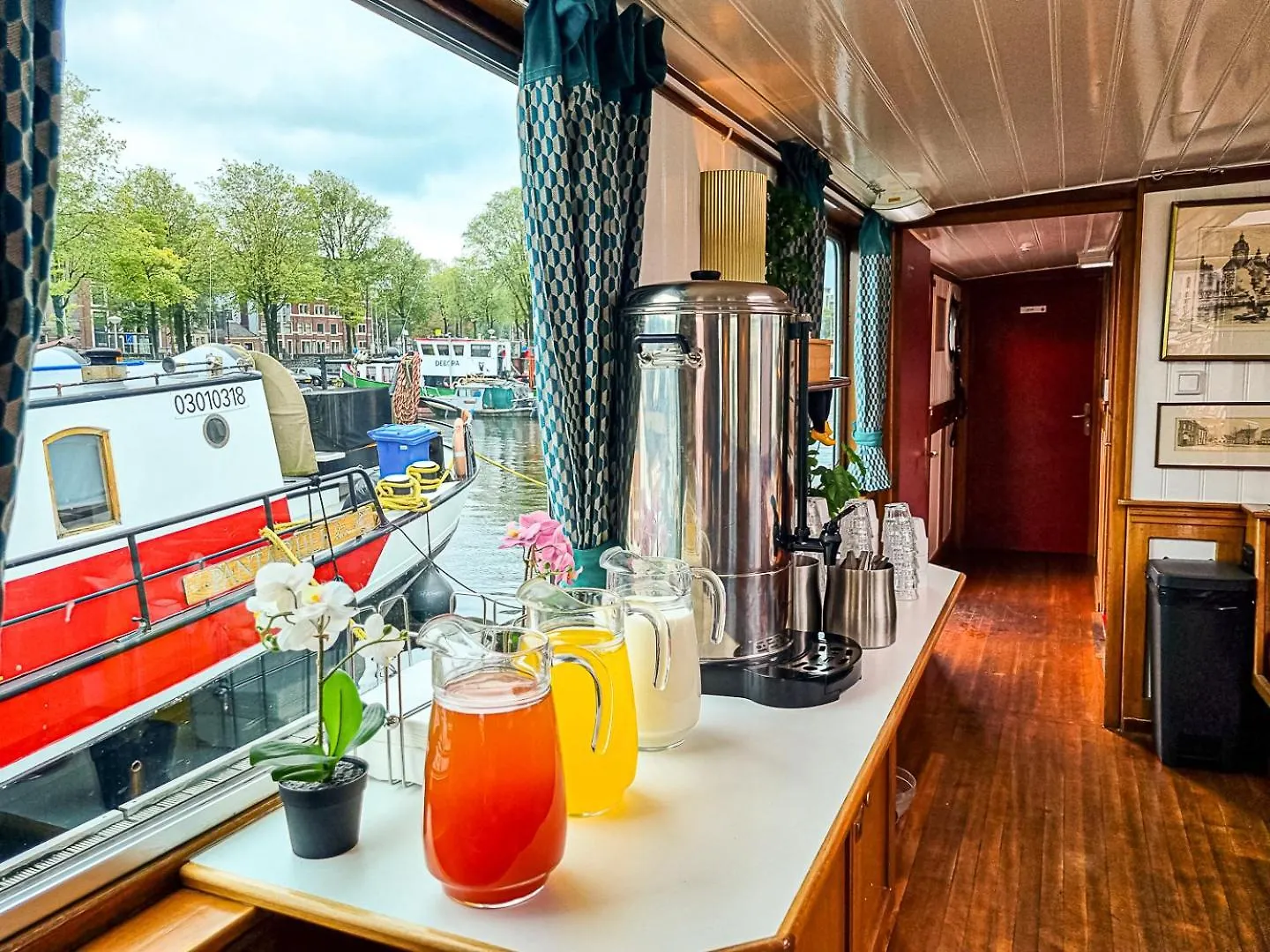 Amsterdam Hotelboat فندق