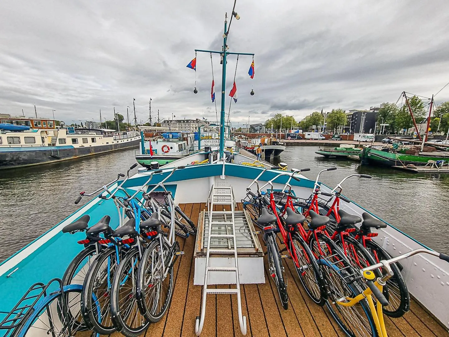 Amsterdam Hotelboat Hotel